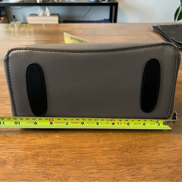 NWT : Gray/Black handbag - Picture 11 of 13